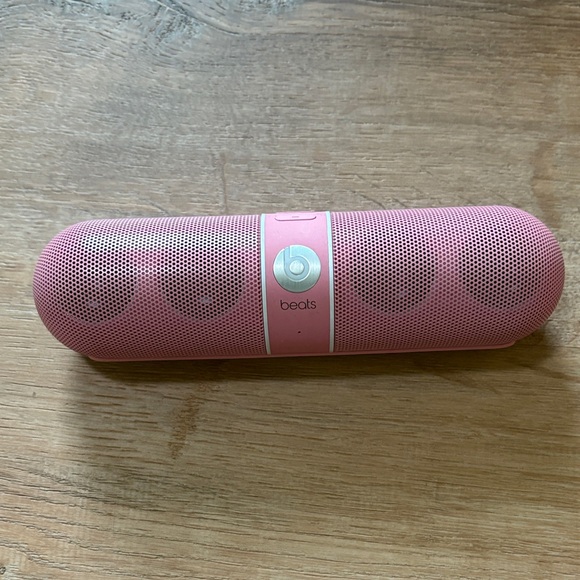 Beats by Dr. Dre Nicki Minaj Special Edition Pink Portable Bluetooth Speaker - Picture 1 of 3